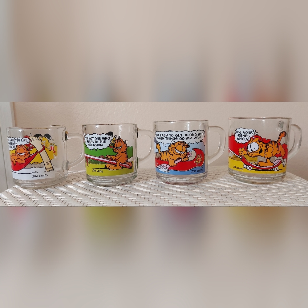 Set of 4 Vintage McDonald's Garfield Glass Mugs